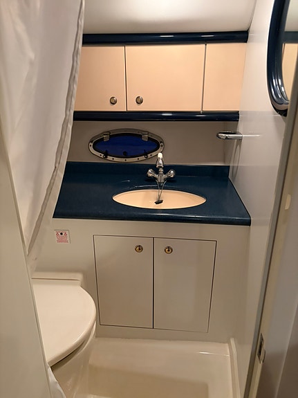 Sunseeker Comanche 40 – Unik utstyrsbombe! Hydraulisk garasje, generator og AC 24 of 30