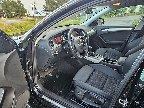 Audi A4 11 of 23