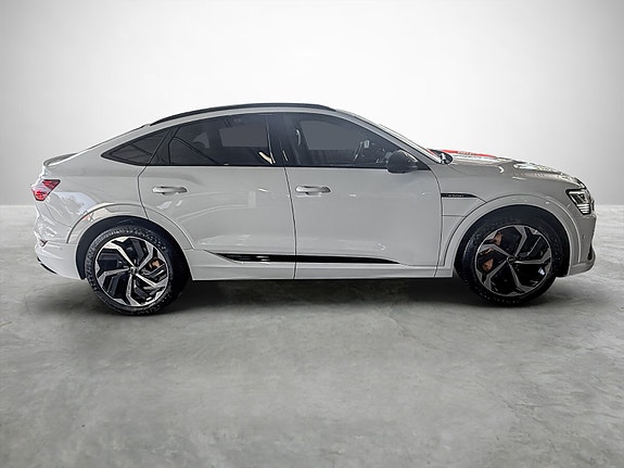 Audi e-tron Sportback 6 of 29