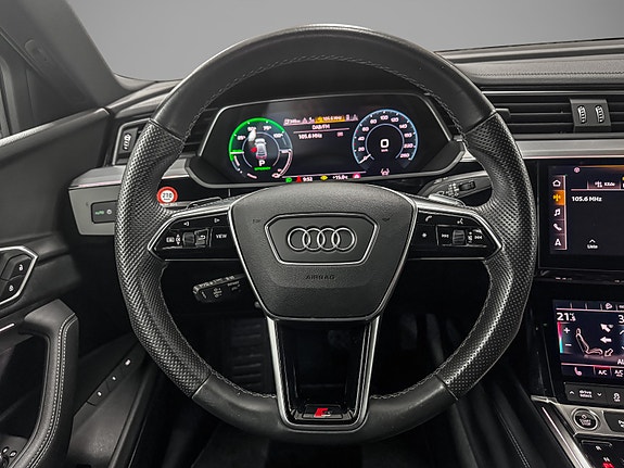 Audi e-tron Sportback 12 of 29