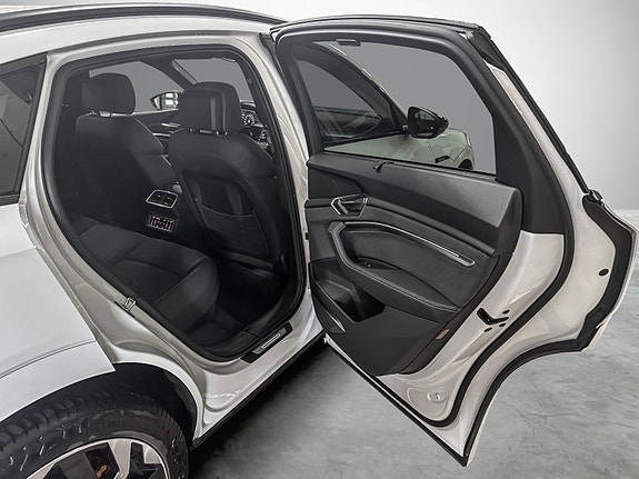 Audi e-tron Sportback 20 of 29