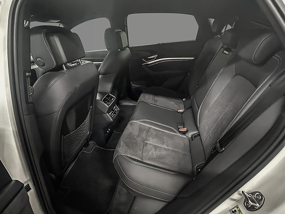 Audi e-tron Sportback 23 of 29