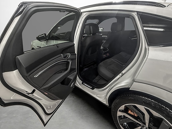 Audi e-tron Sportback 24 of 29