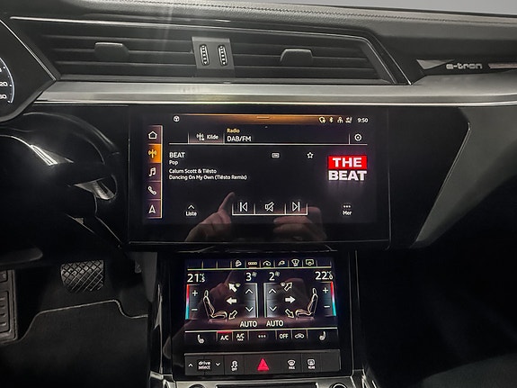 Audi e-tron Sportback 16 of 29