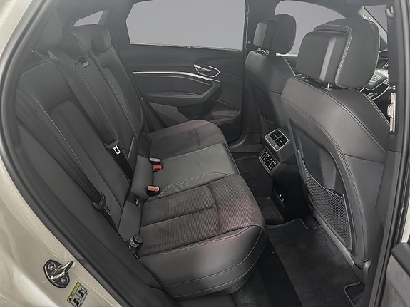 Audi e-tron Sportback 21 of 29