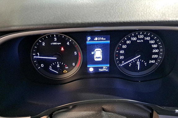 Hyundai Tucson 10 of 26
