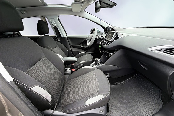 Peugeot 208 13 of 19