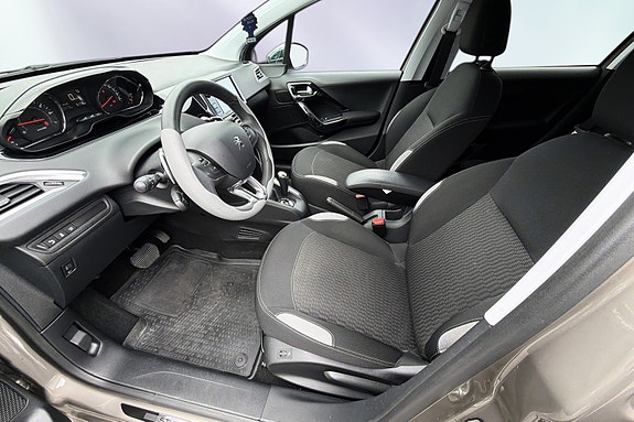 Peugeot 208 9 of 19