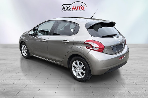 Peugeot 208 7 of 19