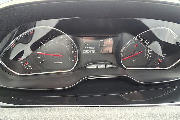 Peugeot 208 17 of 19