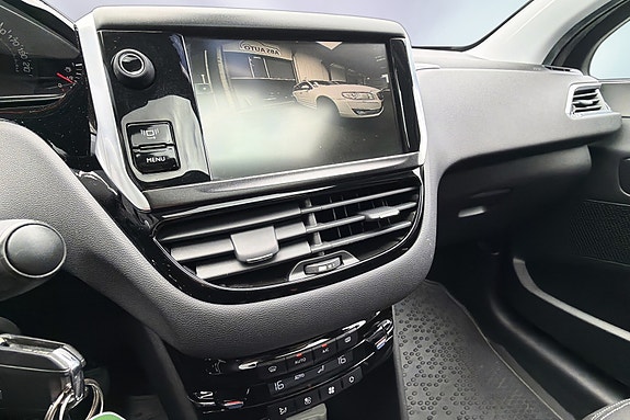 Peugeot 208 18 of 19