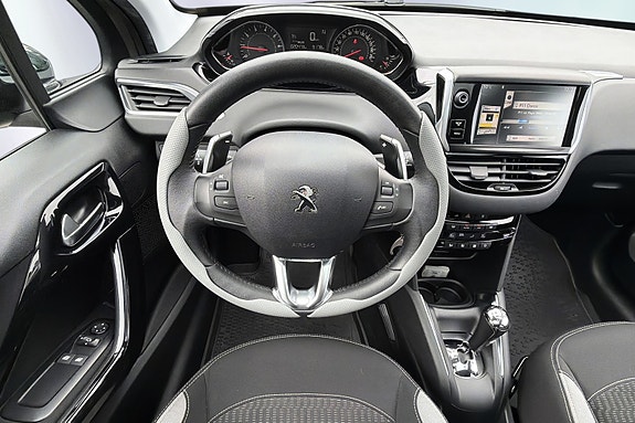 Peugeot 208 16 of 19