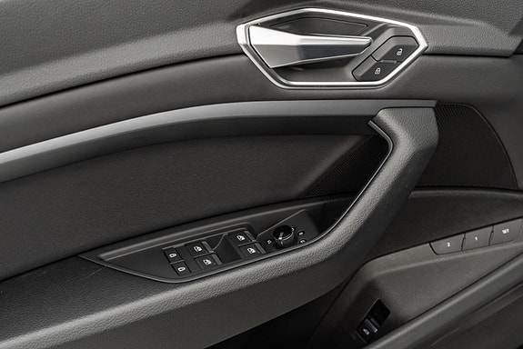 Audi e-tron Sportback 17 of 30