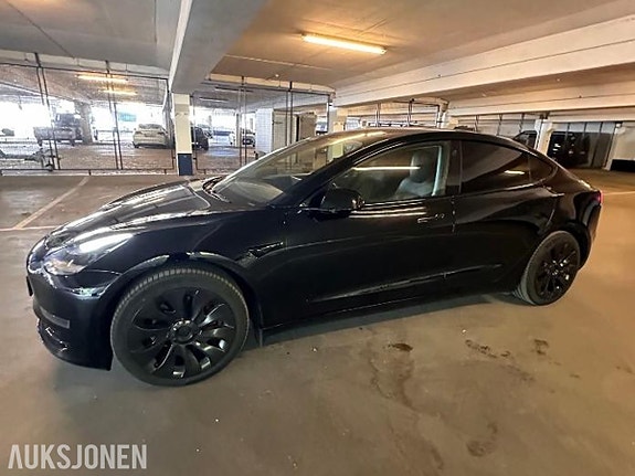 Tesla Model 3 3 of 9