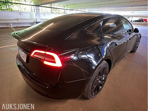 Tesla Model 3 2 of 9