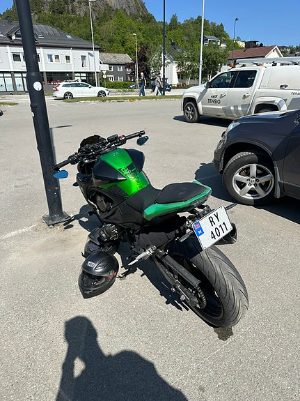 Kawasaki Z 800 2 of 5