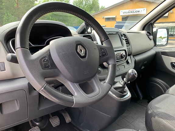 Renault Trafic 13 of 24