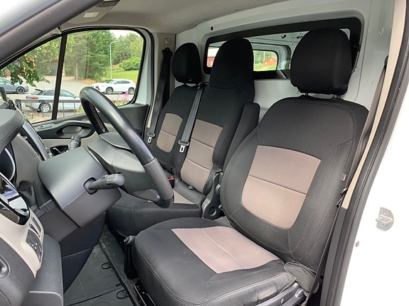 Renault Trafic 12 of 24