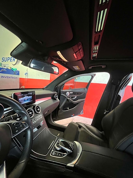 Mercedes-Benz GLC350 e 13 of 21