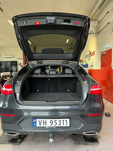 Mercedes-Benz GLC350 e 15 of 21