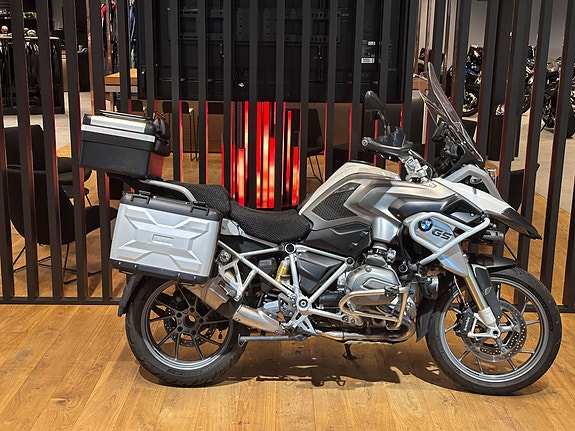 BMW R 1200 GS med koffertsett 2 of 10