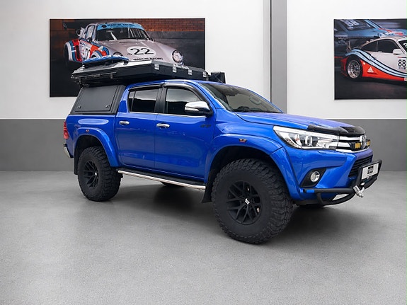 Toyota HiLux 2 of 3