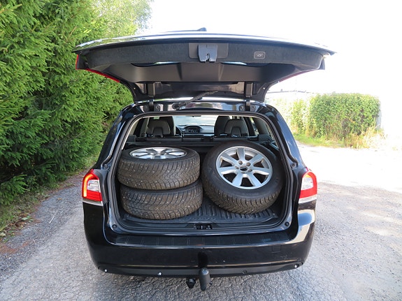 Volvo V70 13 of 30