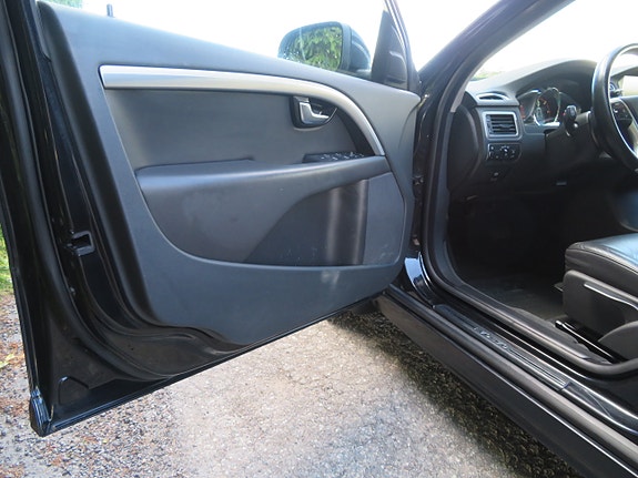 Volvo V70 22 of 30
