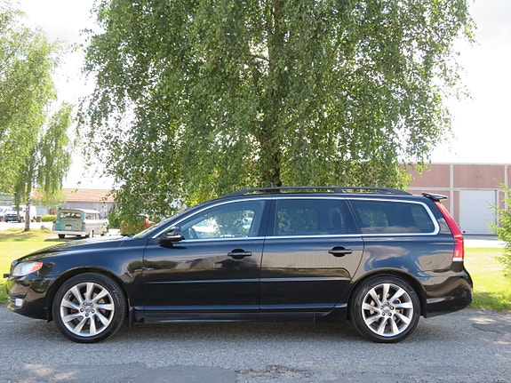 Volvo V70 4 of 30