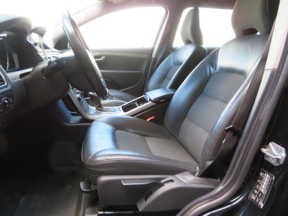 Volvo V70 24 of 30