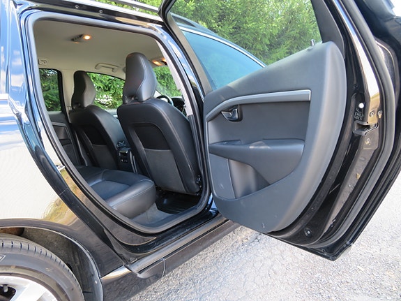 Volvo V70 17 of 30