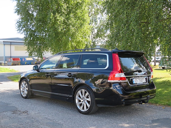 Volvo V70 5 of 30