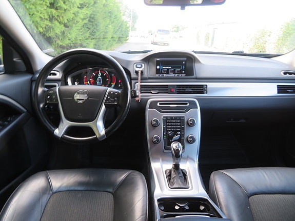 Volvo V70 25 of 30