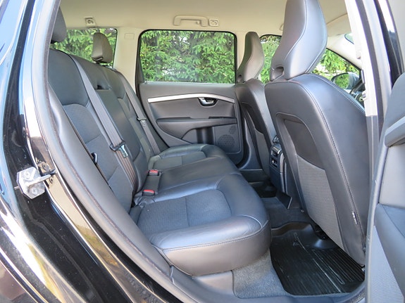 Volvo V70 18 of 30