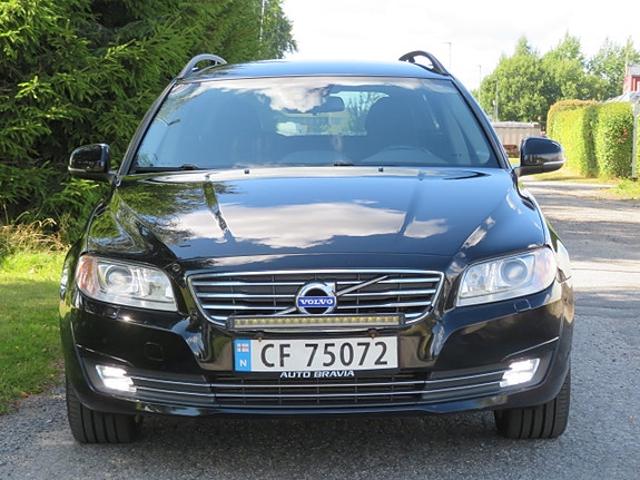 Volvo V70 2 of 30