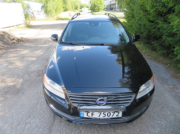 Volvo V70 8 of 30