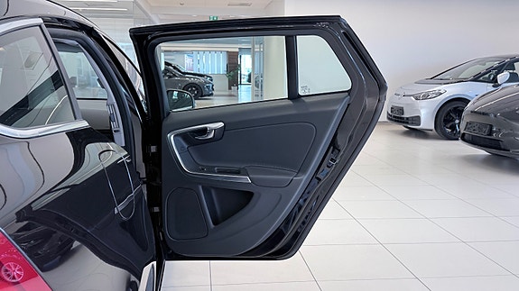 Volvo V60 16 of 30