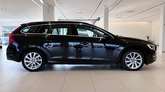 Volvo V60 7 of 30