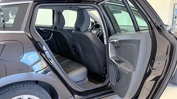 Volvo V60 15 of 30