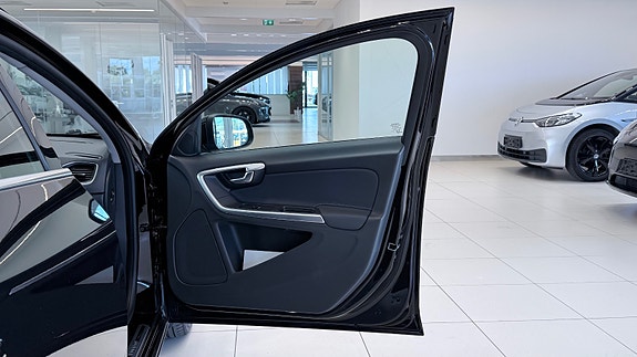 Volvo V60 18 of 30