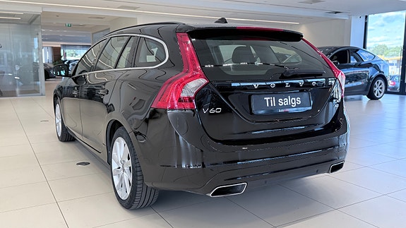 Volvo V60 8 of 30