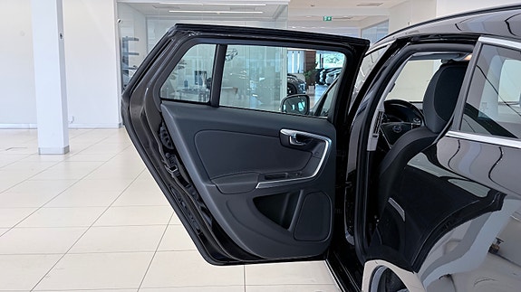 Volvo V60 14 of 30