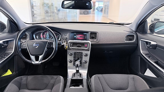 Volvo V60 20 of 30