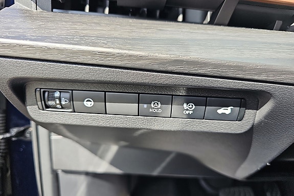 Nissan Ariya 12 of 14
