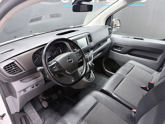Opel Vivaro 19 of 30