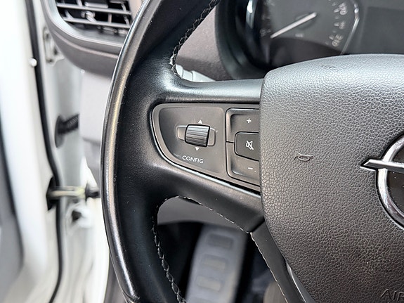 Opel Vivaro 26 of 30