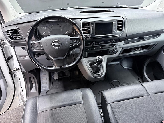 Opel Vivaro 21 of 30