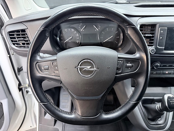 Opel Vivaro 25 of 30