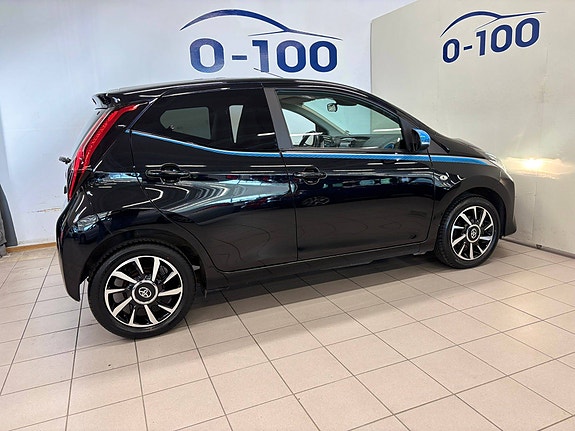 Toyota Aygo 8 of 30