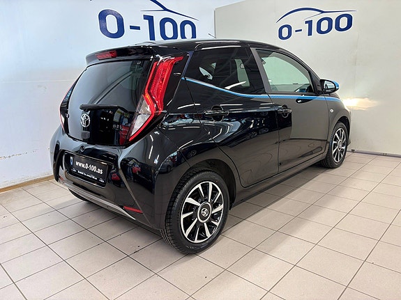 Toyota Aygo 10 of 30